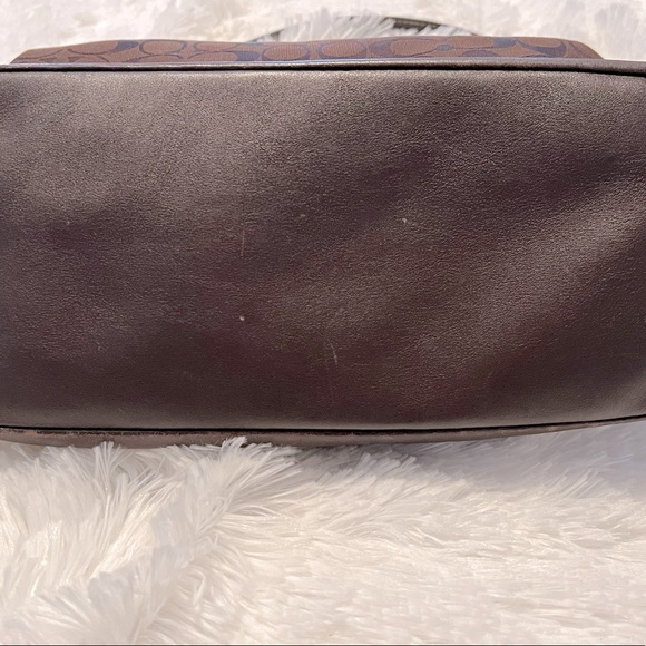 Coach Hobo - Picture 2 of 9